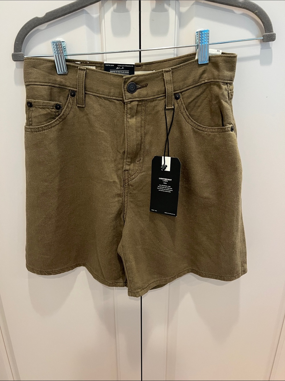 Levi's Olive Green Flat-Front Woman’s Shorts 🆕 so soft linen